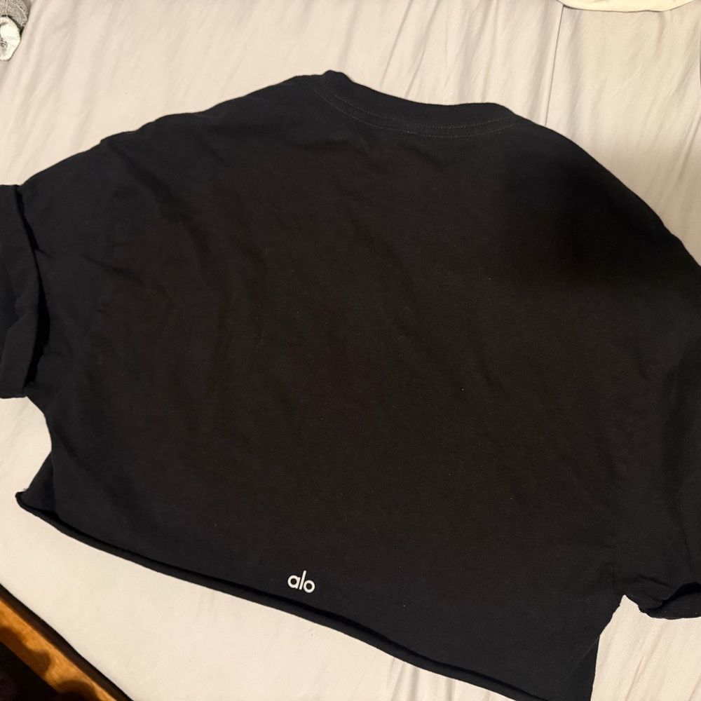 ALO Yoga Black crop tee